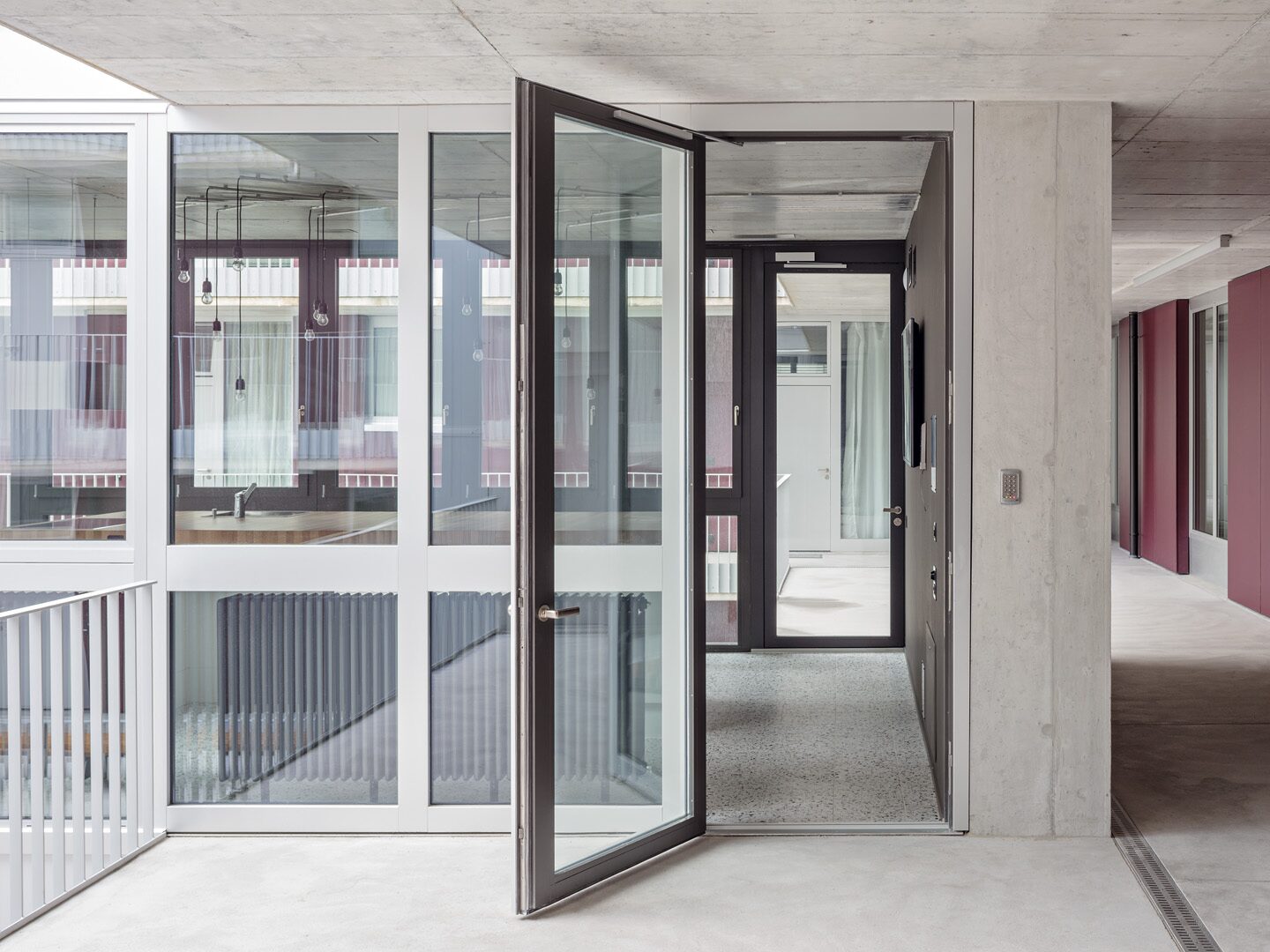 MINMAX — Eingang aus der Ferne