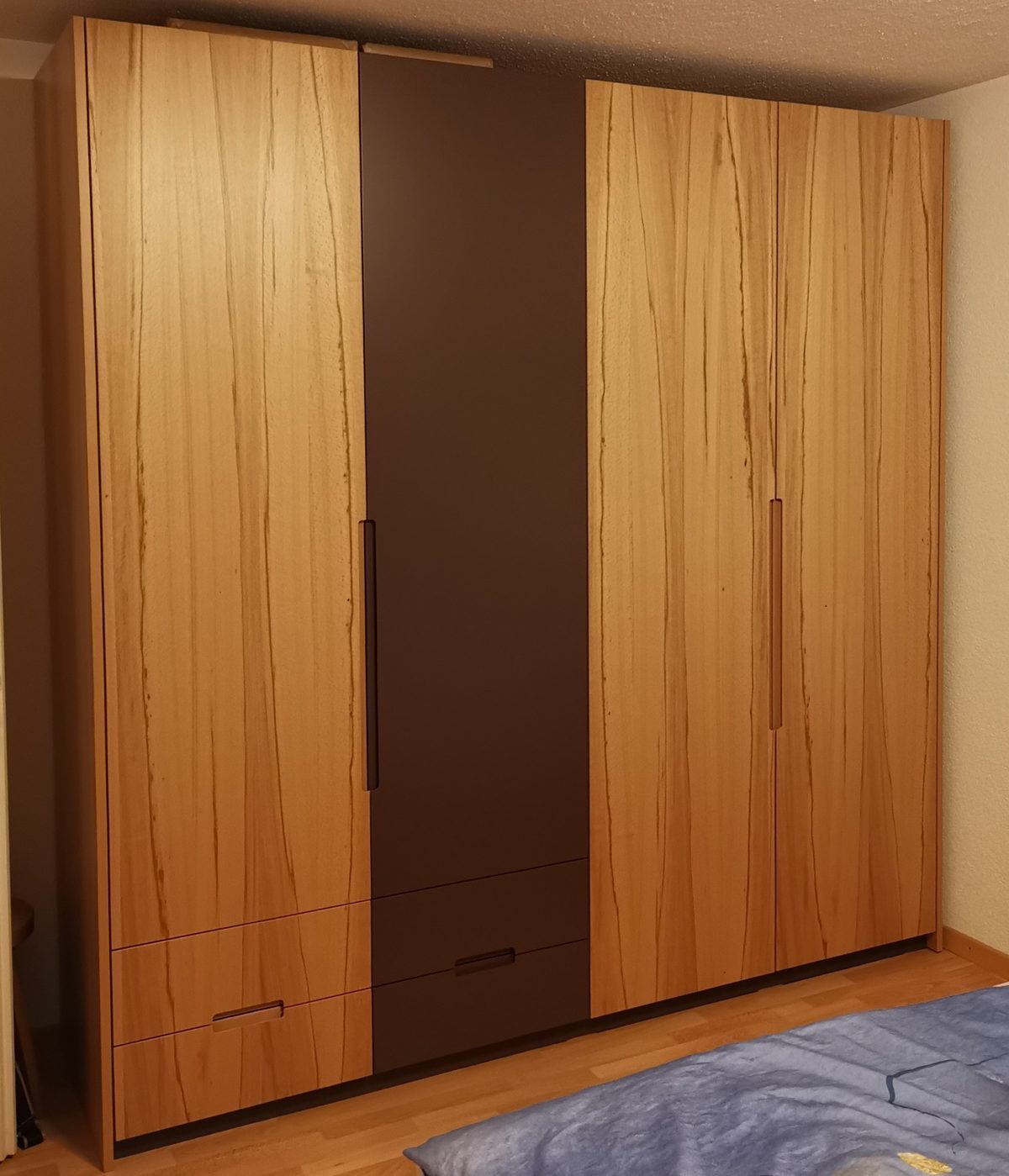 Schlafzimmer-Garnitur in Buche