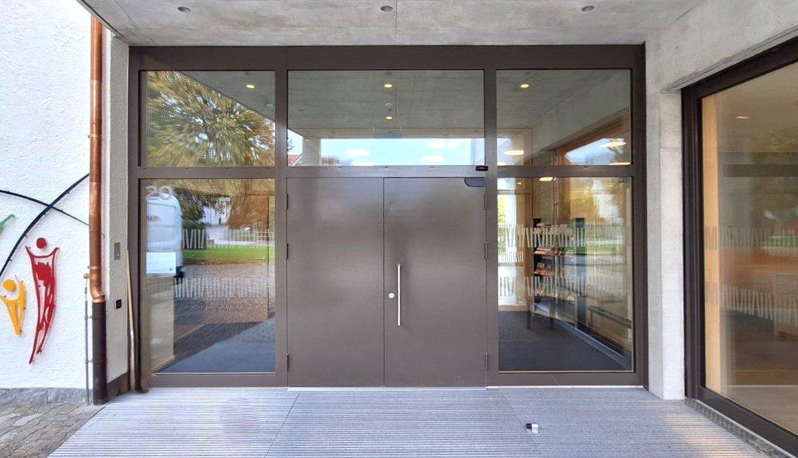 Aussentüren für das neue reformierte Kirchgemeindehaus in Goldach