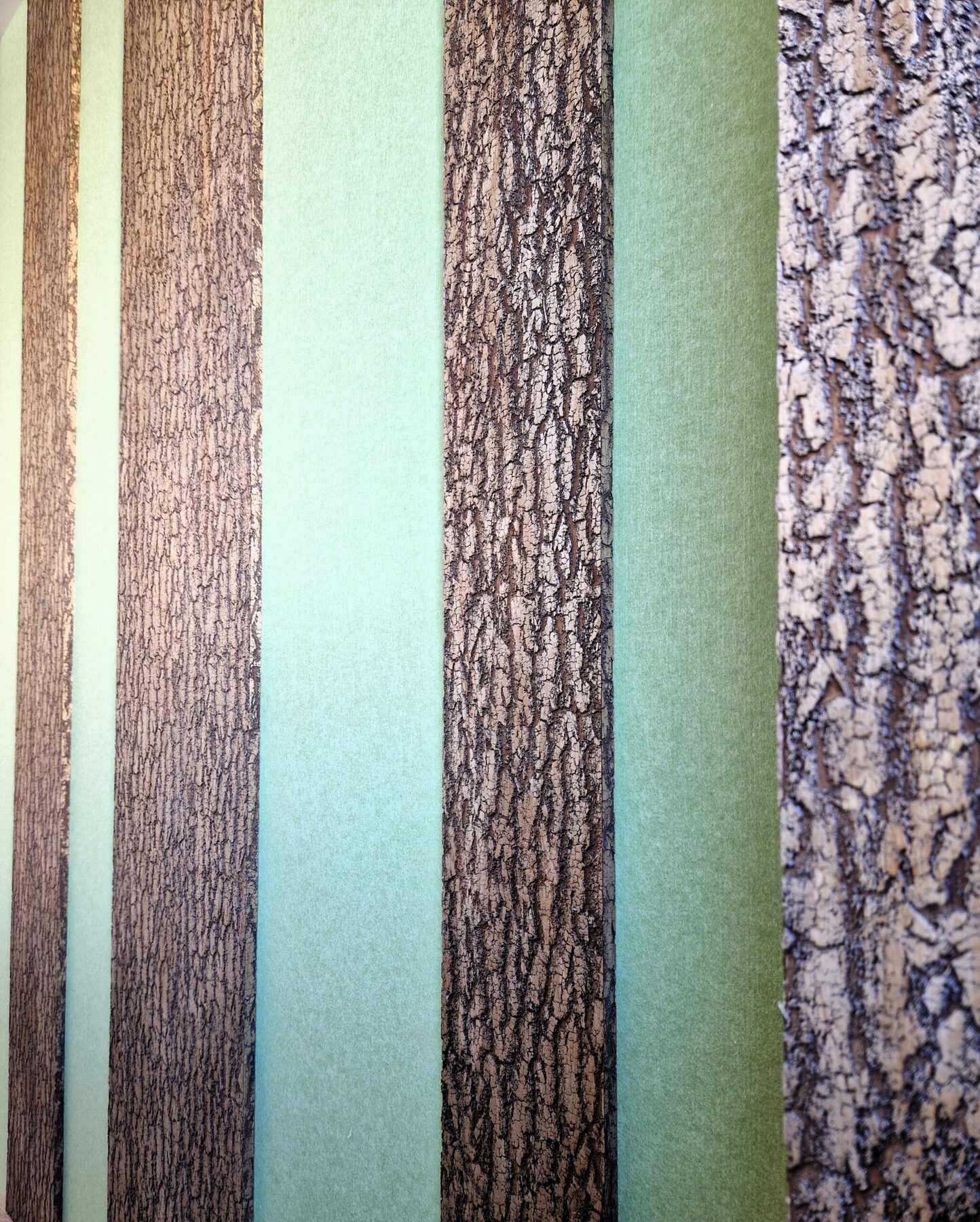 Neue Kantine — Materialwahl Vinylboden und Massivholz